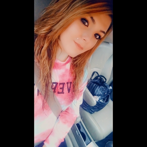 Meet your Posher, Jessica - Picture 6 of 6